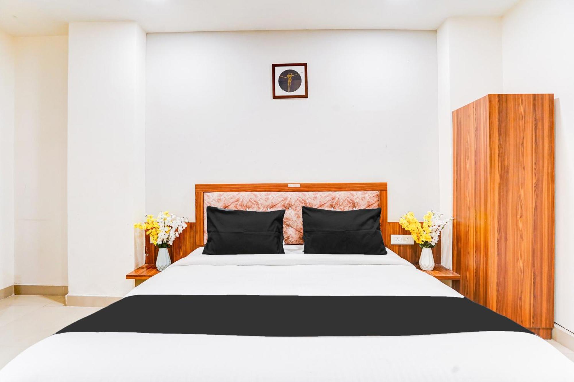 Super Collection O Sector 104 Noida Hotel Luaran gambar
