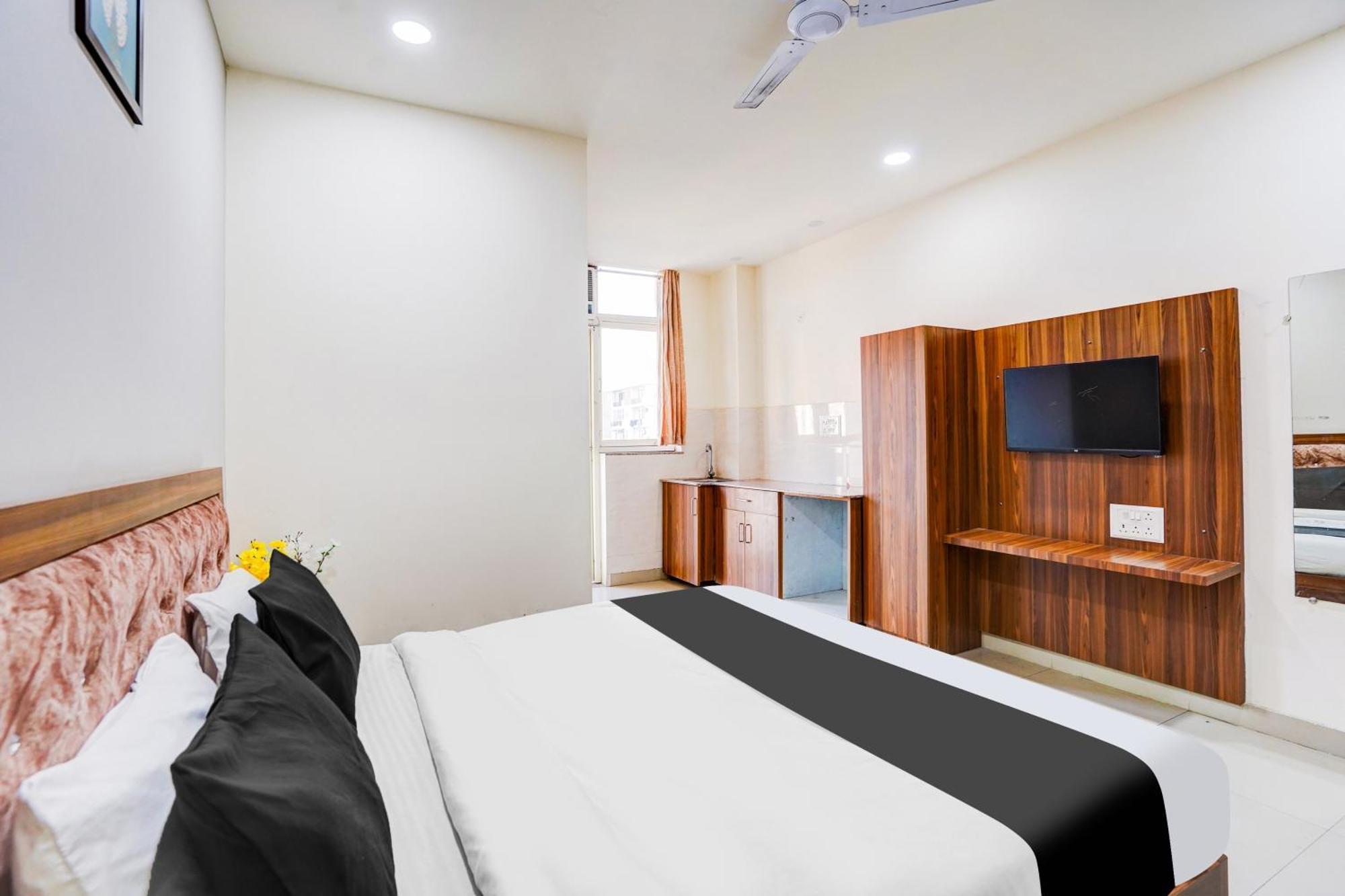 Super Collection O Sector 104 Noida Hotel Luaran gambar