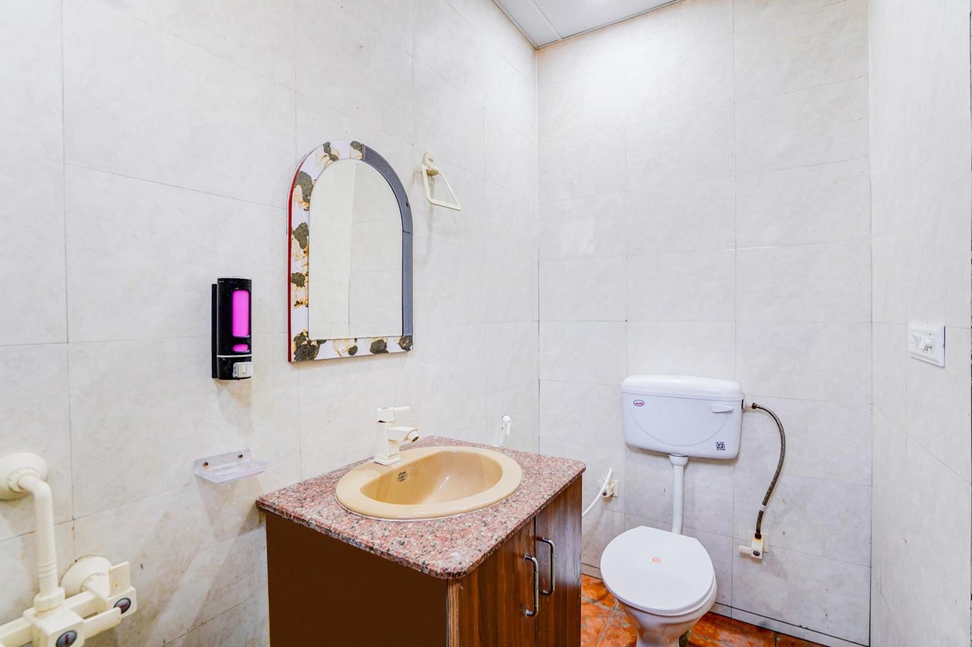 Super Collection O Sector 104 Noida Hotel Luaran gambar