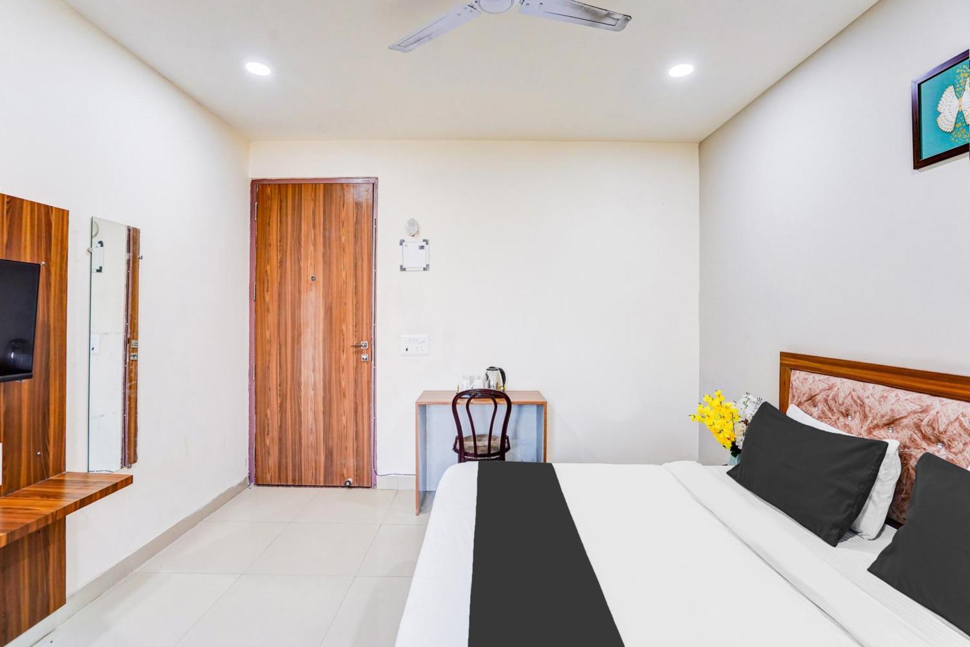 Super Collection O Sector 104 Noida Hotel Luaran gambar