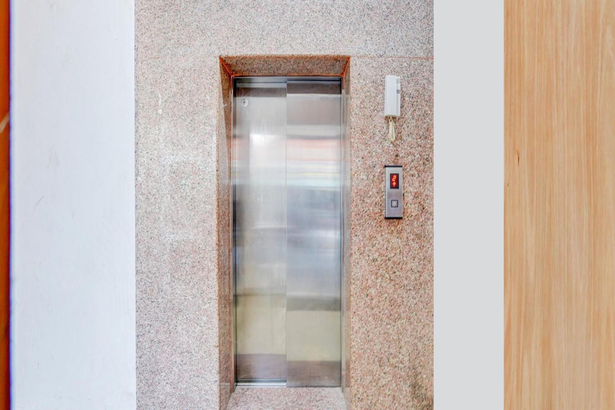 Super Collection O Sector 104 Noida Hotel Luaran gambar
