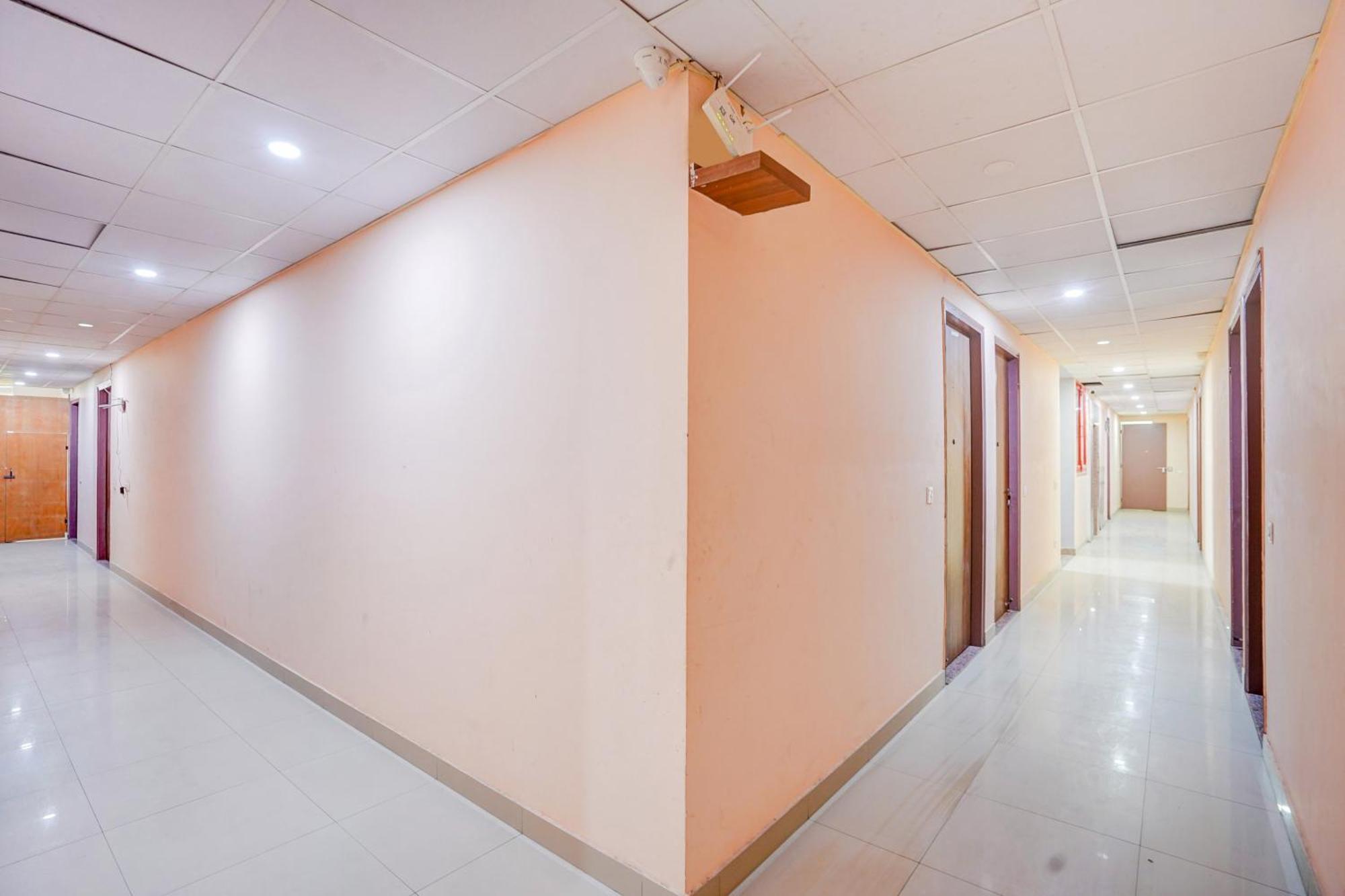 Super Collection O Sector 104 Noida Hotel Luaran gambar