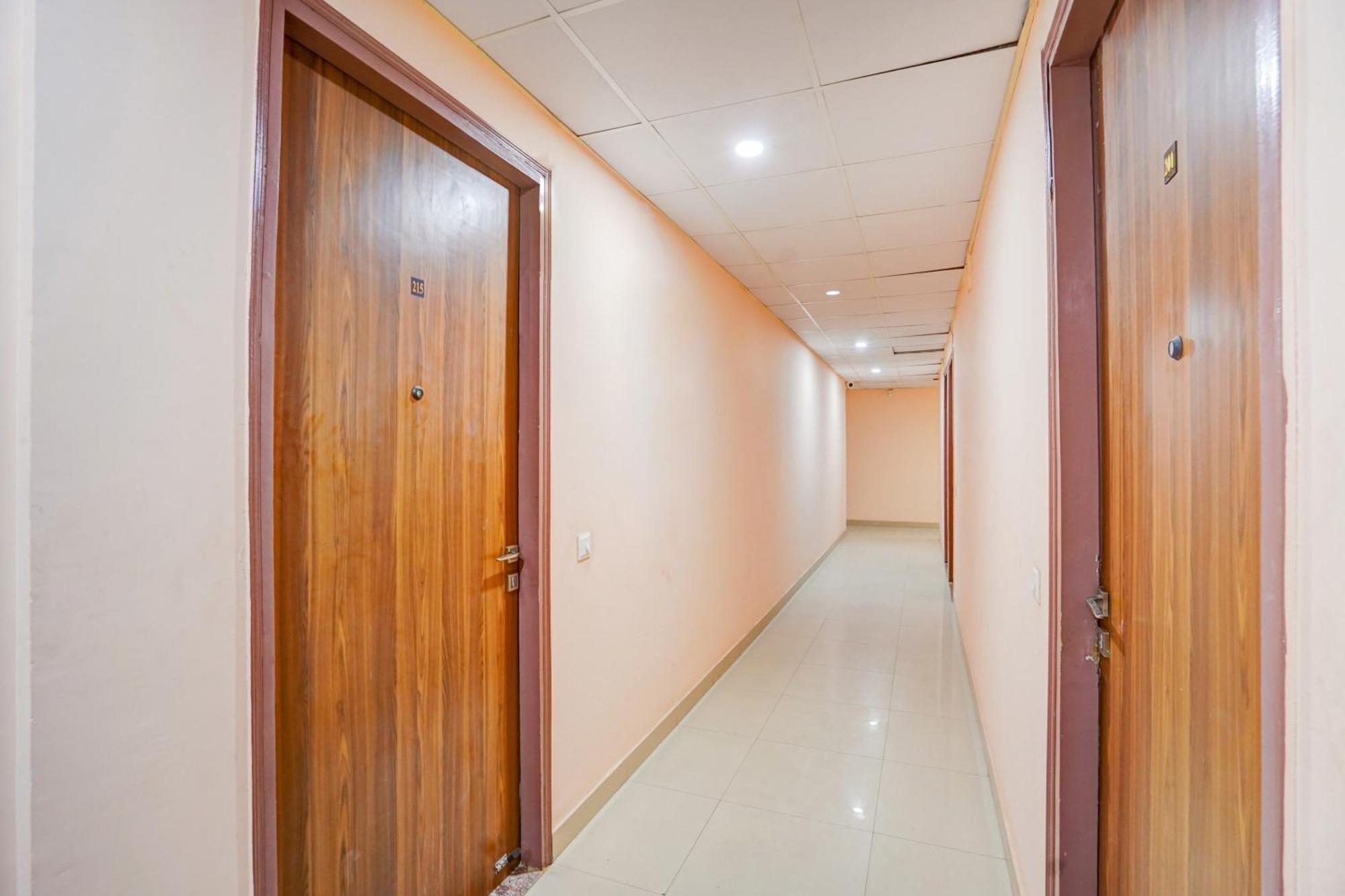 Super Collection O Sector 104 Noida Hotel Luaran gambar